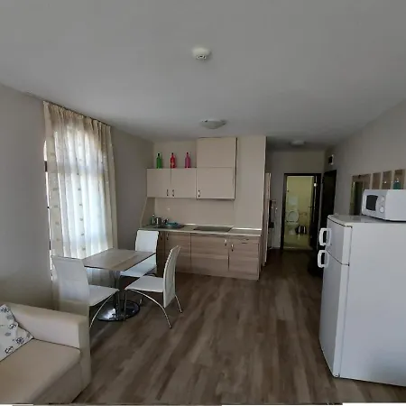 Apartamento Charming In Sorrento Sole Mare Sveti Vlas